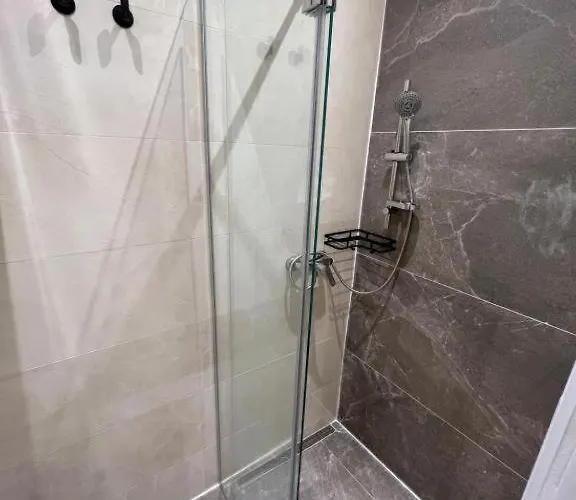 Daire Near Metro & Netflix - Kingsize Bed