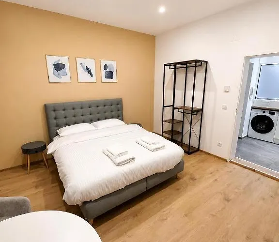 Daire Near Metro & Netflix - Kingsize Bed